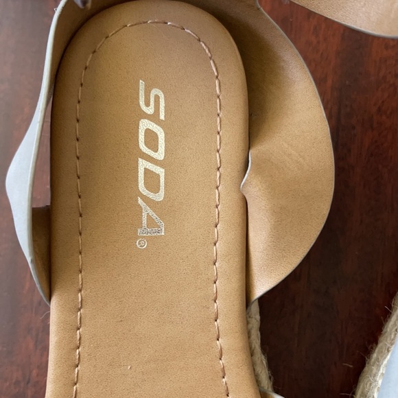 Soda. Size6/5.color Gary - Picture 4 of 5